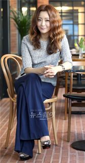 Kim Hee-seon feet photo 3