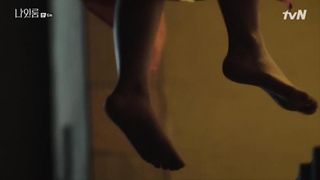 Kim Hee-seon feet photo 5