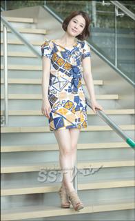 Kim Hyun-joo feet photo 2