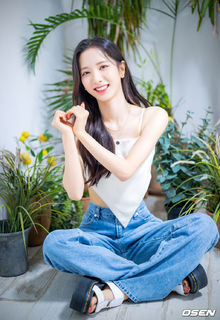 Kim Ji Yeon feet photo thumbnail