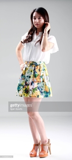 Kim Ji-won feet photo thumbnail
