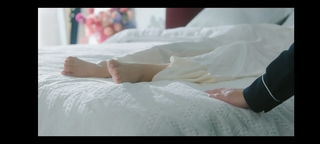 Kim Ji-won feet photo thumbnail