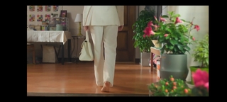 Kim Ji-won feet photo thumbnail