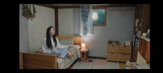 Kim Ji-won feet photo thumbnail