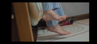 Kim Ji-won feet photo thumbnail