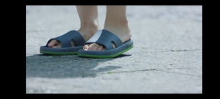 Kim Ji-won feet photo thumbnail