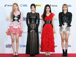 Kim Jisoo feet photo 16