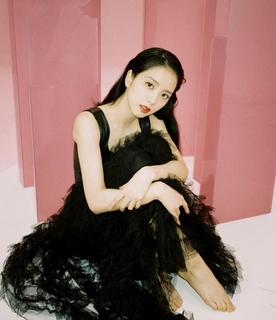 Kim Jisoo feet photo 12