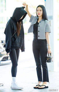 Kim Jisoo feet photo 13