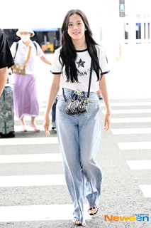 Kim Jisoo feet photo 9
