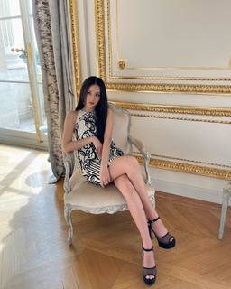 Kim Jisoo feet photo 11