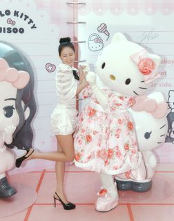 Kim Jisoo feet photo 12