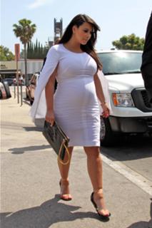 Kim Kardashian feet photo thumbnail