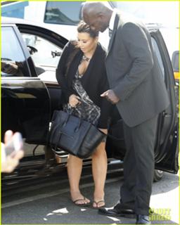 Kim Kardashian feet photo thumbnail