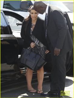 Kim Kardashian feet photo thumbnail