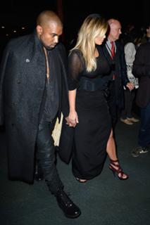 Kim Kardashian feet photo thumbnail