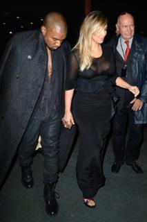 Kim Kardashian feet photo thumbnail