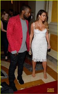 Kim Kardashian feet photo thumbnail