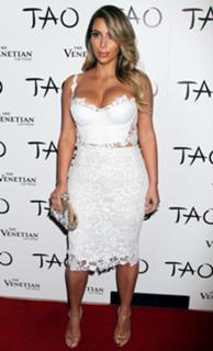 Kim Kardashian feet photo thumbnail