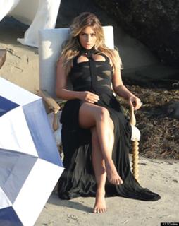 Kim Kardashian feet photo thumbnail