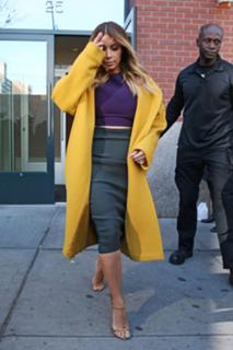 Kim Kardashian feet photo thumbnail