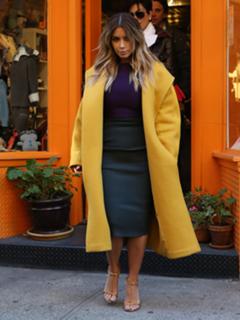 Kim Kardashian feet photo thumbnail