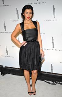 Kim Kardashian feet photo thumbnail