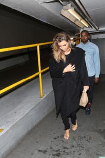 Kim Kardashian feet photo thumbnail