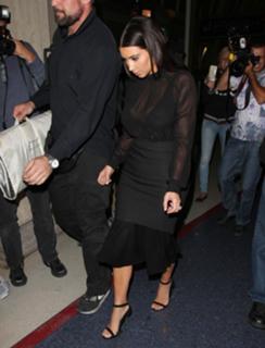 Kim Kardashian feet photo thumbnail