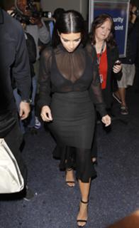 Kim Kardashian feet photo thumbnail