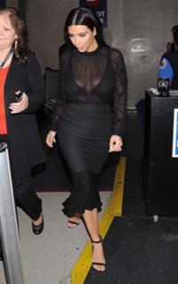 Kim Kardashian feet photo thumbnail