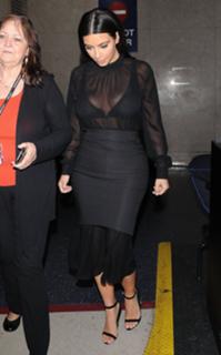 Kim Kardashian feet photo thumbnail