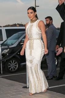 Kim Kardashian feet photo thumbnail