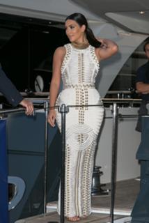 Kim Kardashian feet photo thumbnail