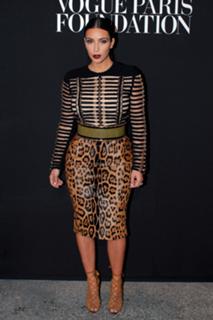 Kim Kardashian feet photo thumbnail