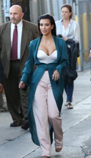 Kim Kardashian feet photo thumbnail
