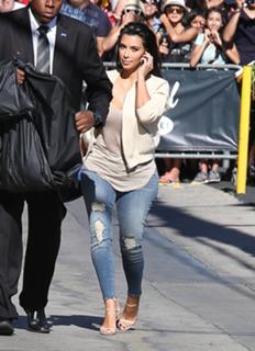 Kim Kardashian feet photo thumbnail