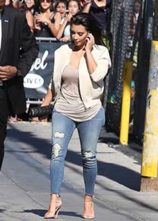 Kim Kardashian feet photo thumbnail