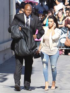 Kim Kardashian feet photo thumbnail