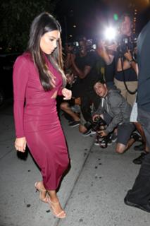 Kim Kardashian feet photo thumbnail