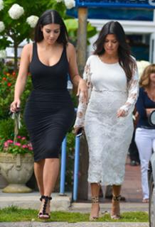 Kim Kardashian feet photo thumbnail