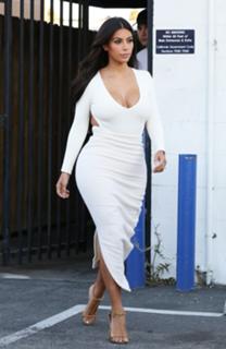 Kim Kardashian feet photo thumbnail