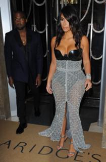 Kim Kardashian feet photo thumbnail