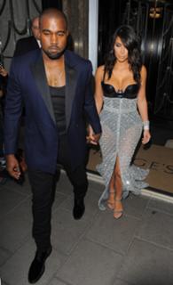 Kim Kardashian feet photo thumbnail