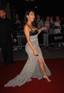 Kim Kardashian feet photo thumbnail