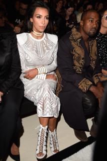 Kim Kardashian feet photo thumbnail