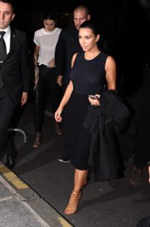 Kim Kardashian feet photo thumbnail