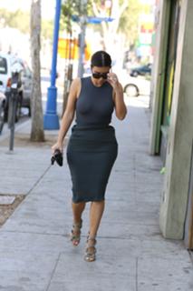 Kim Kardashian feet photo thumbnail