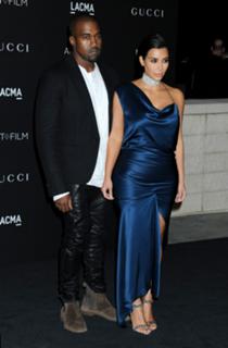 Kim Kardashian feet photo thumbnail