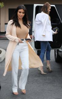 Kim Kardashian feet photo thumbnail